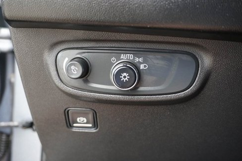 Used 2021 GMC Terrain SLE w/ Elevation Edition image 23
