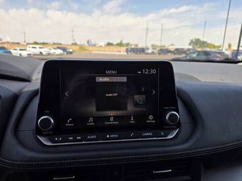Used 2024 Nissan Rogue SV image 21