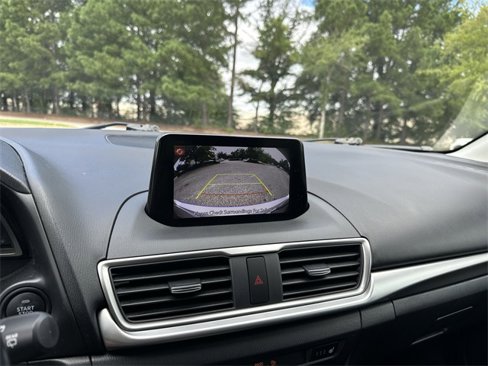 Used 2018 MAZDA MAZDA3 Touring image 17