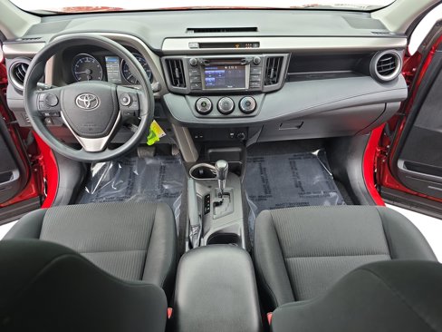 Used 2017 Toyota RAV4 LE image 9