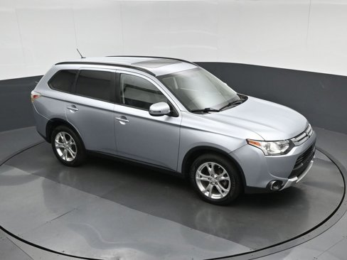 Used 2015 Mitsubishi Outlander SE image 65
