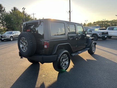 Used 2013 Jeep Wrangler Unlimited Rubicon w/ Dual Top Group image 8