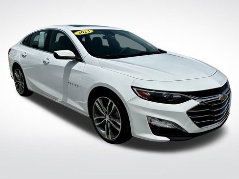 Used 2023 Chevrolet Malibu LT image 2