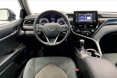 Used 2022 Toyota Camry LE image 5