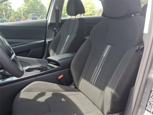 Used 2024 Hyundai Elantra SEL image 5