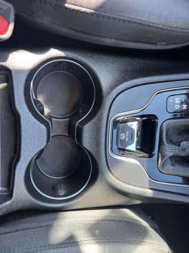 Used 2019 Jeep Cherokee Limited w/ Luxury Group image 18