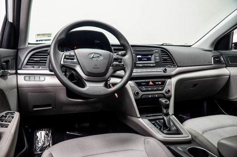 Used 2017 Hyundai Elantra SE image 5