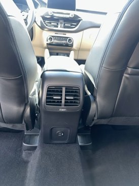 Used 2022 Ford Escape SEL image 9