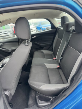 Used 2014 Ford Focus SE w/ SE Winter Package image 4