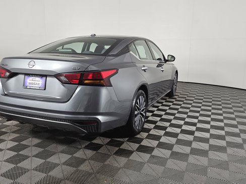 Used 2023 Nissan Altima 2.5 SV image 4