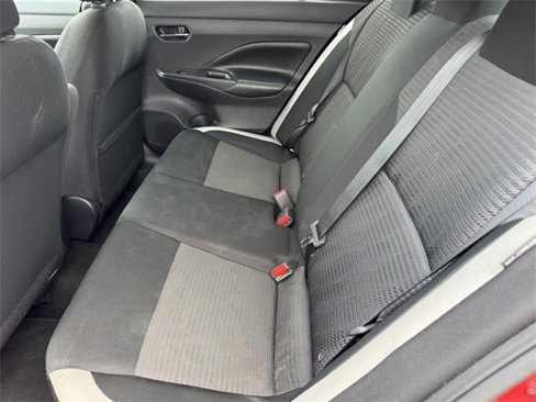 Used 2020 Nissan Versa SV image 9