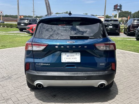Used 2020 Ford Escape Titanium image 5