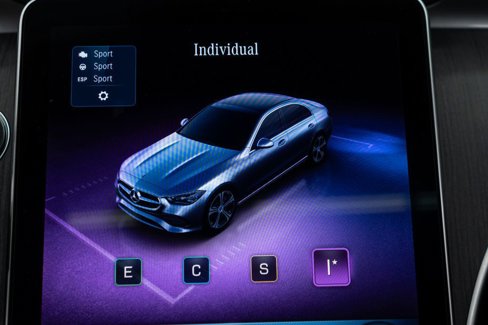 Used 2025 Mercedes-Benz C 300 4MATIC Sedan image 25