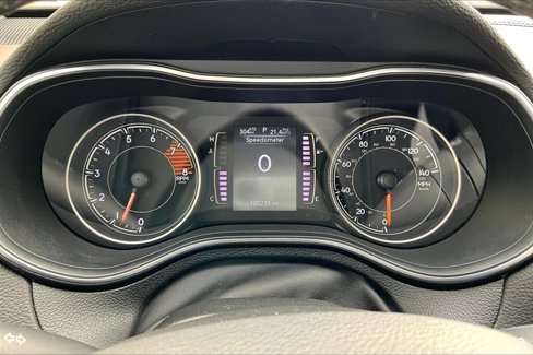 Used 2019 Jeep Cherokee Latitude Plus w/ Comfort/Convenience Group image 8