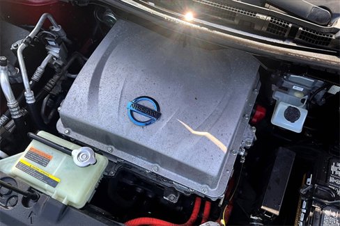 Used 2014 Nissan Leaf SL w/ Premium Package image 34