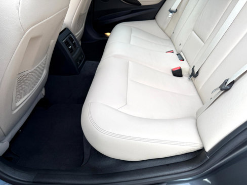 Used 2016 BMW 320i xDrive Sedan image 18
