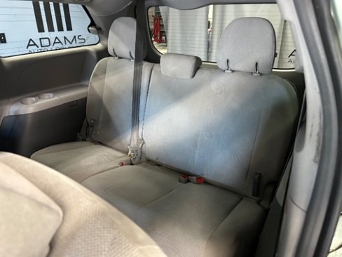 Used 2019 Toyota Sienna L image 14