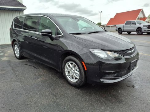 New 2025 Chrysler Voyager LX image 3