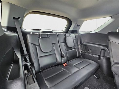 Used 2021 Ford Explorer XLT w/ Equipment Group 202A image 16