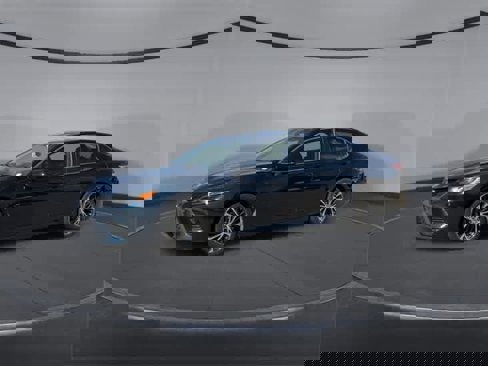 Used 2019 Toyota Camry SE image 4