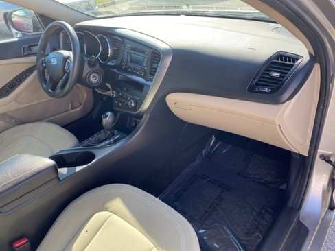 Used 2011 Kia Optima LX image 24