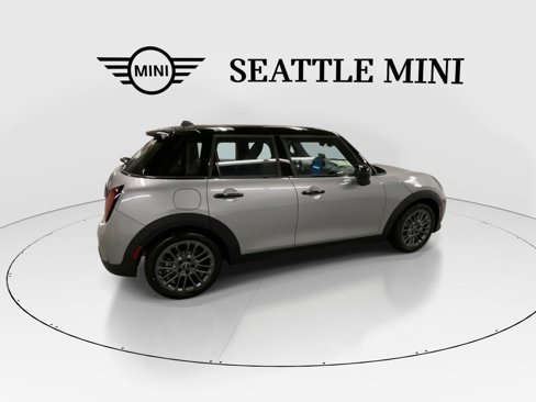 New 2025 MINI Cooper 4-Door Hardtop image 12
