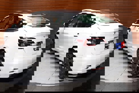 Used 2023 Tesla Model 3 Standard Range image 10