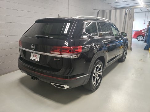 Used 2021 Volkswagen Atlas SEL Premium image 2