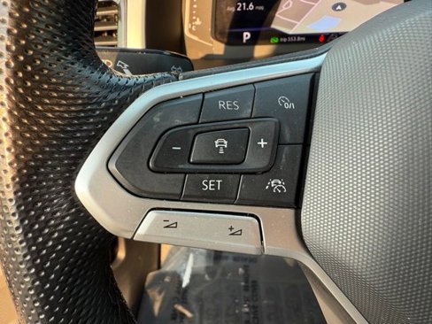 Used 2022 Volkswagen Atlas SEL Premium image 19
