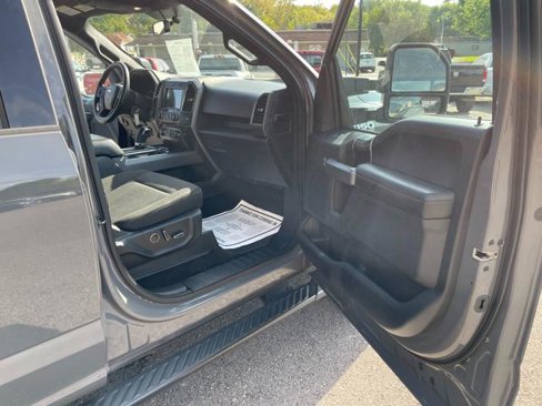 Used 2018 Ford F150 XLT w/ Equipment Group 302A Luxury image 26