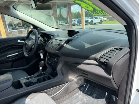 Used 2017 Ford Escape SE image 21