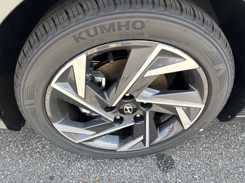 New 2025 Hyundai Elantra Sport image 19