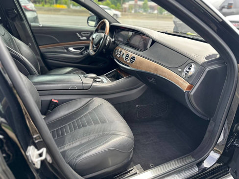 Used 2014 Mercedes-Benz S 550 Sedan w/ Sport Package w/ Sport Package image 16