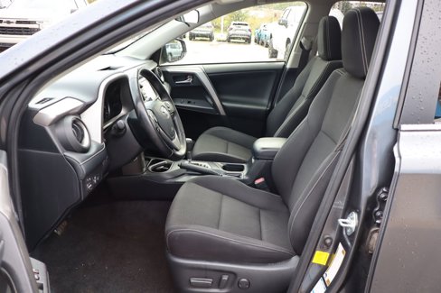 Used 2018 Toyota RAV4 XLE image 8