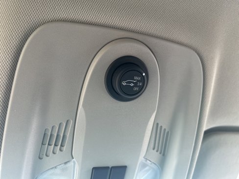 Used 2017 Chevrolet Equinox LT w/ Convenience Package image 27