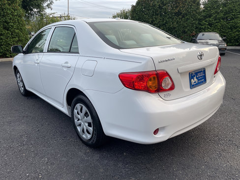 Used 2010 Toyota Corolla LE image 9