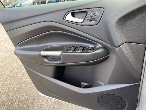 Used 2019 Ford Escape Titanium image 16