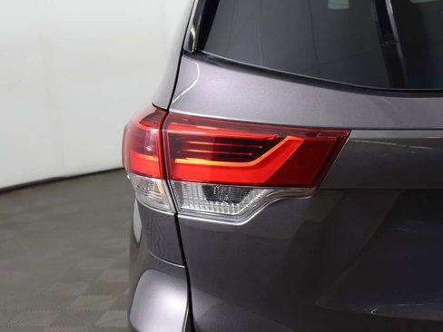 Used 2019 Toyota Highlander LE image 13
