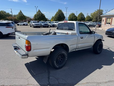 Used 2000 Toyota Tacoma 2WD Regular Cab image 5