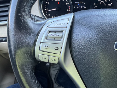 Used 2016 Nissan Rogue SL image 20