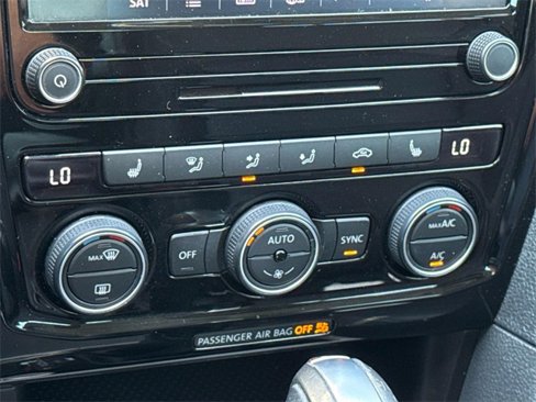 Certified 2022 Volkswagen Passat 2.0T SE image 14
