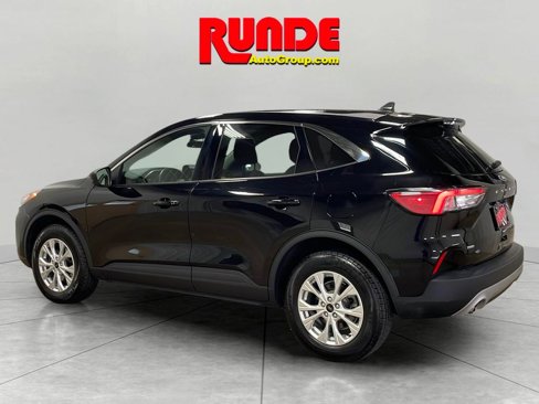 Used 2022 Ford Escape SE w/ Cold Weather Package image 5