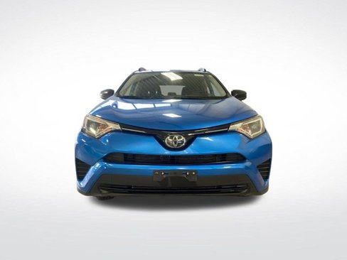 Used 2018 Toyota RAV4 LE image 9