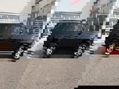 Used 2016 Toyota 4Runner SR5 image 25