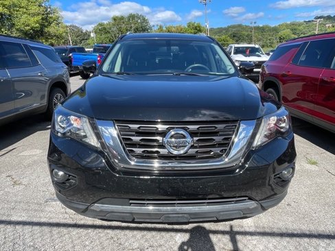 Used 2019 Nissan Pathfinder Platinum image 2