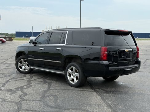 Used 2015 Chevrolet Suburban LT image 3
