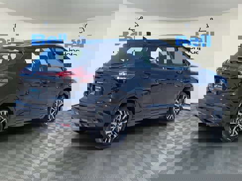 Used 2021 Nissan Kicks SV image 4