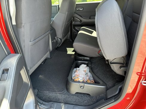 Used 2022 Nissan Frontier SV image 39
