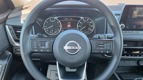 Used 2023 Nissan Rogue SV image 27