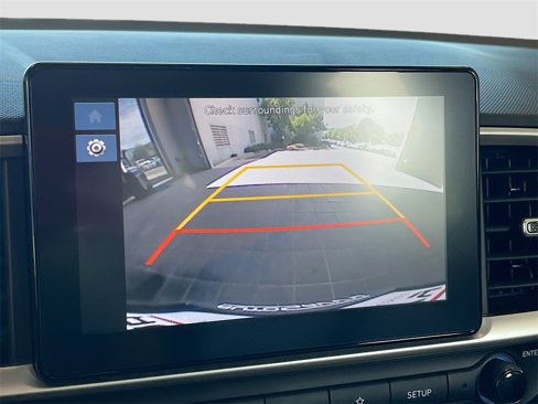 Used 2024 Hyundai Venue SEL image 13